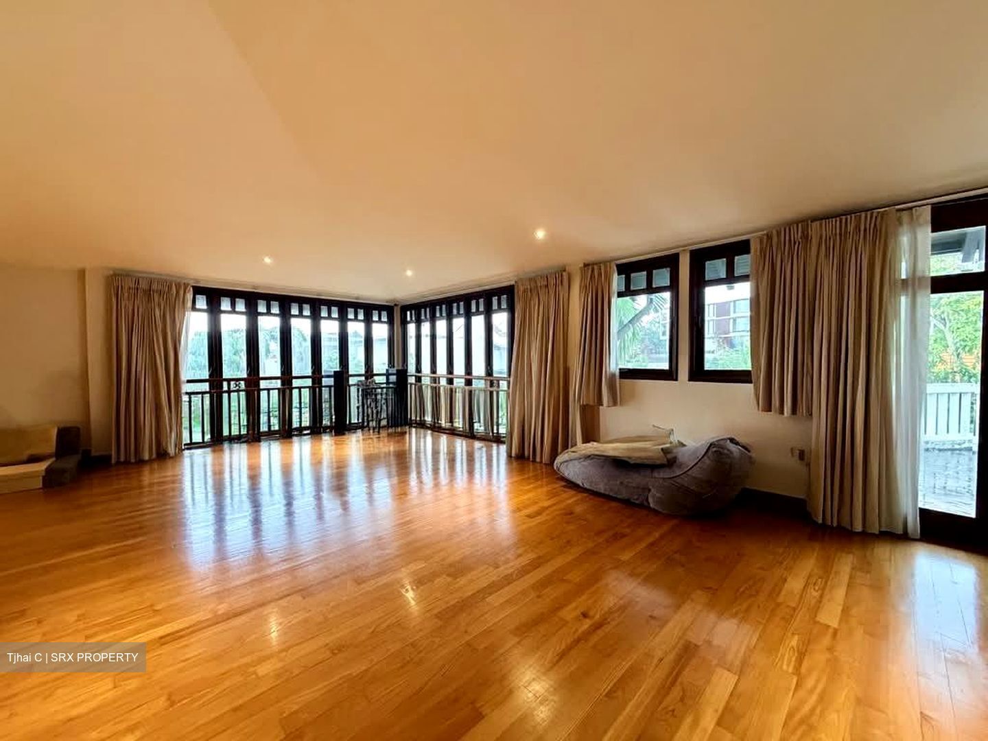 The Prestige Collection (D16), Detached #559870981